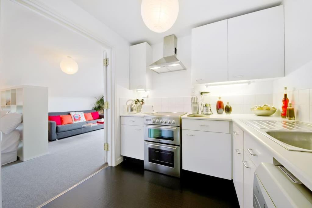 Zone 1! 2 Bed Duplex Apartment! London Luaran gambar