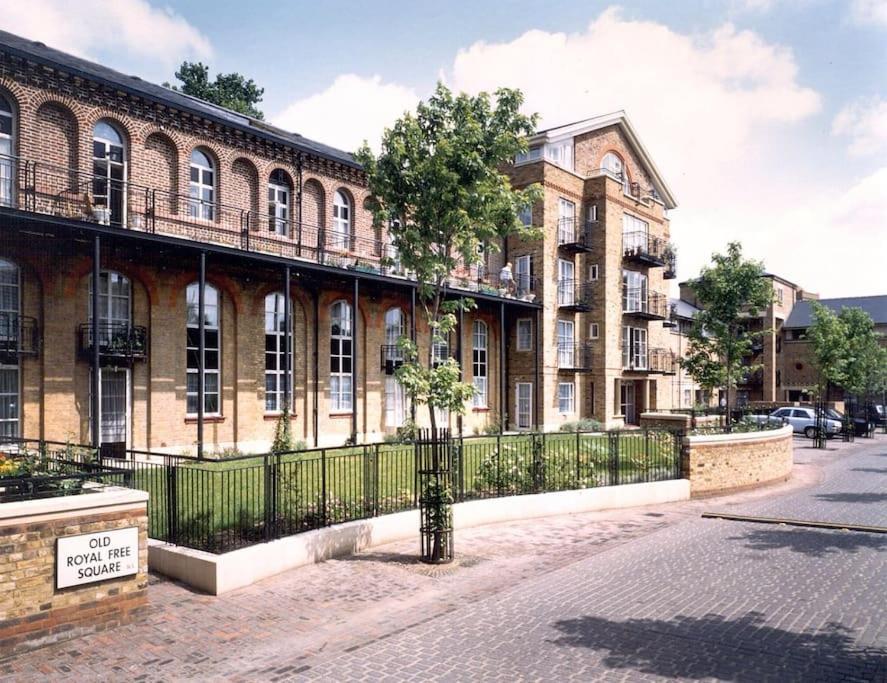 Zone 1! 2 Bed Duplex Apartment! London Luaran gambar